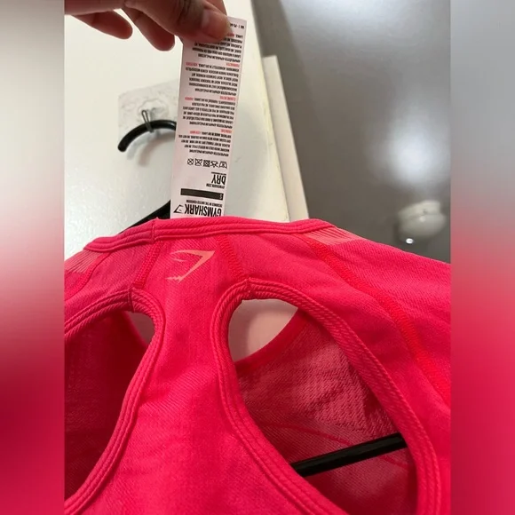 Gymshark crop top - Picture 3 of 3